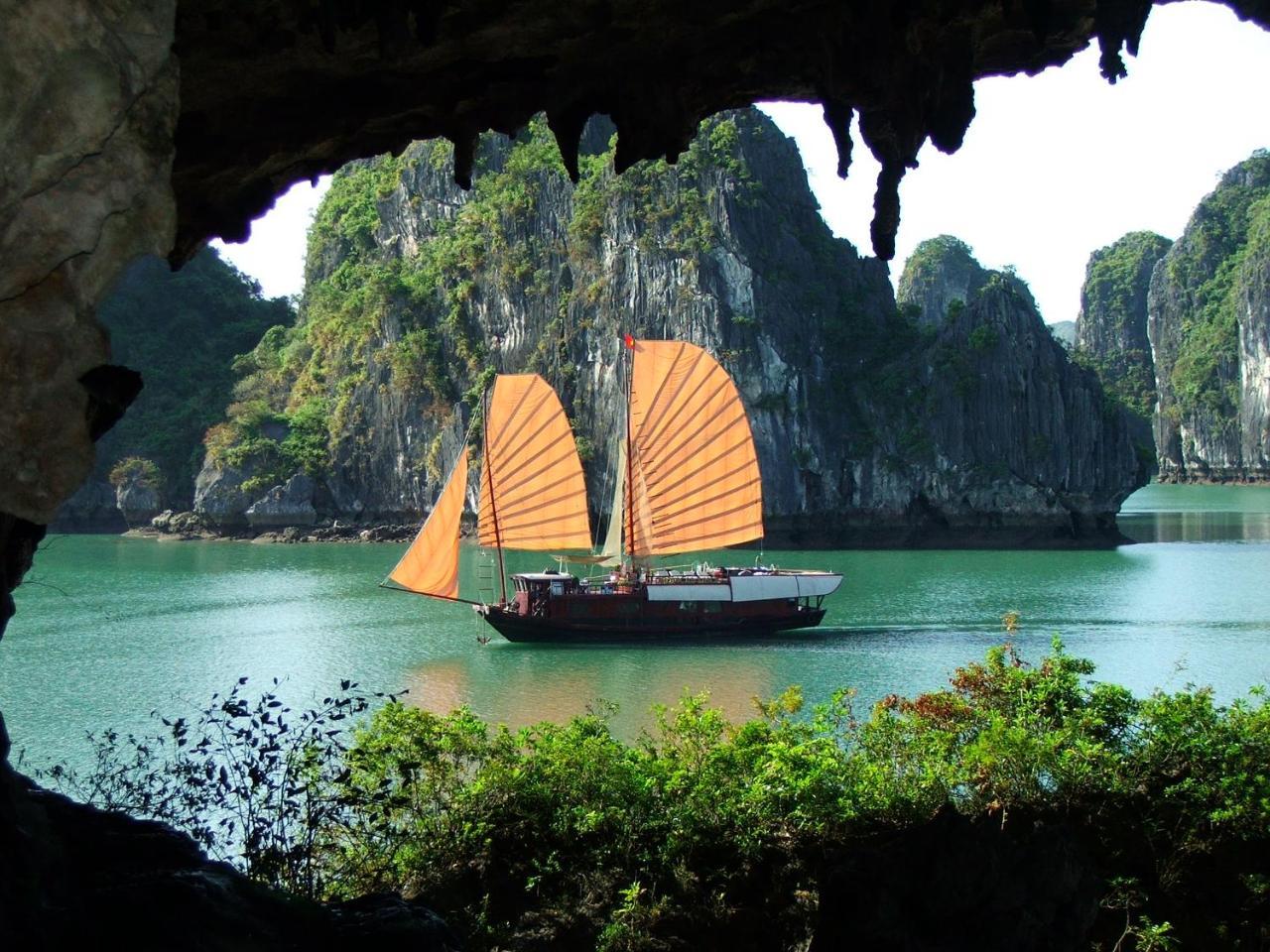 Zo Brother Ha Long Hostel Bagian luar foto