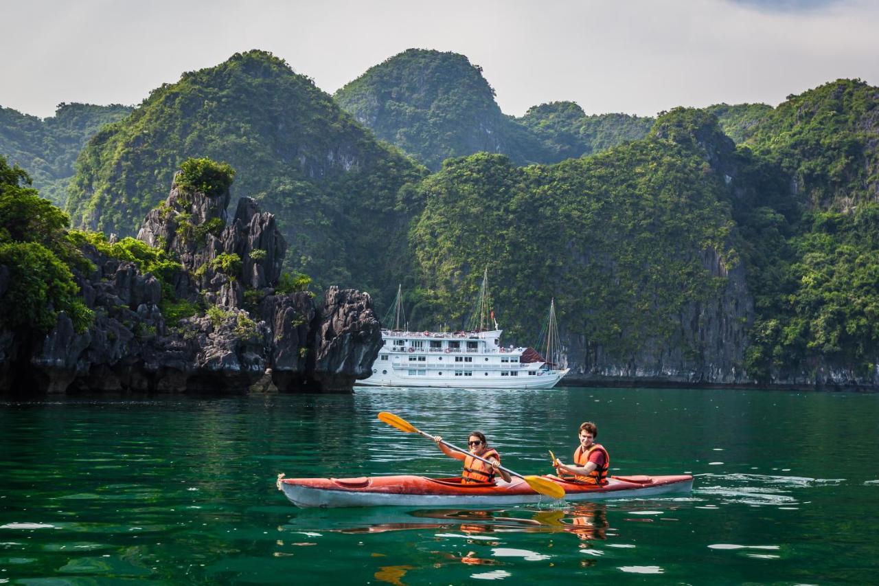 Zo Brother Ha Long Hostel Bagian luar foto