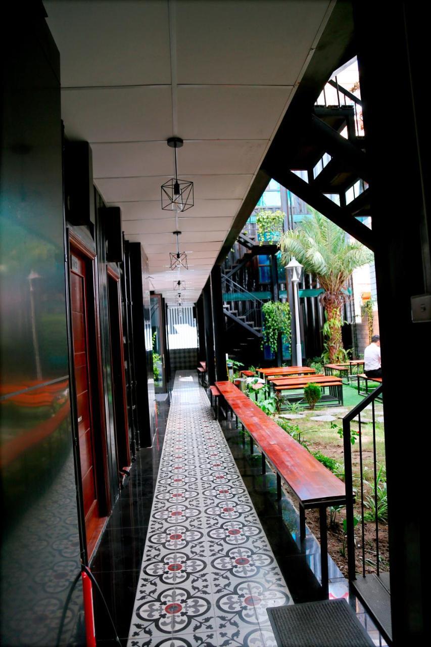 Zo Brother Ha Long Hostel Bagian luar foto